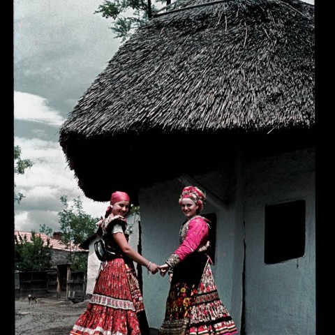 Traditional Hungarian Dress - Hungarian Living